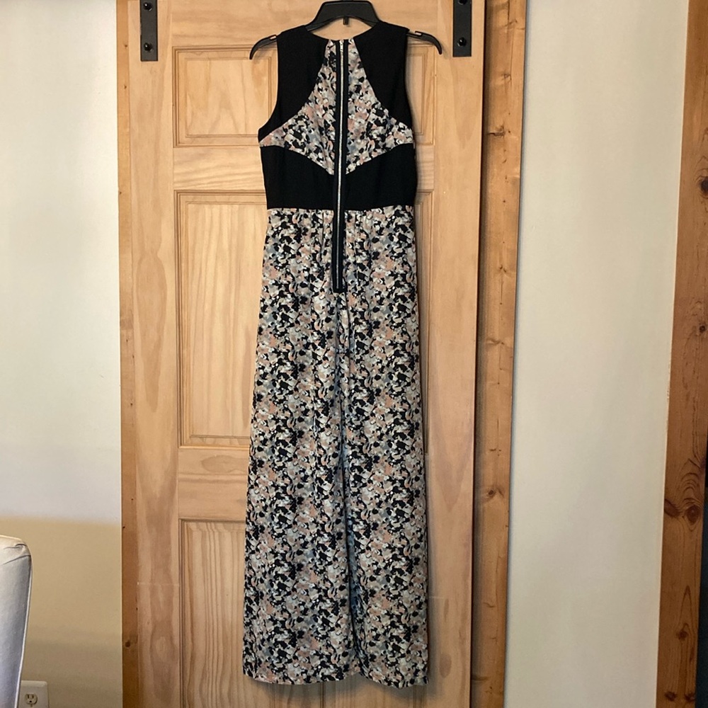 Gorgeous Maxi Dress with exposed back zipper